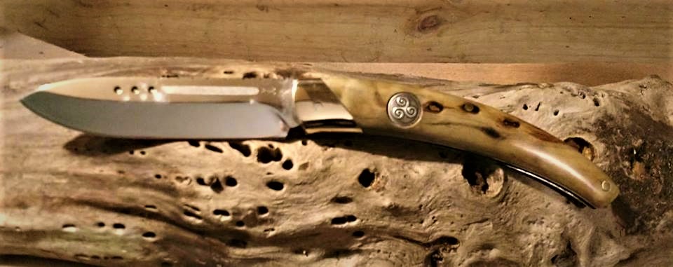 Pesketaer - Damas Suminagashi. Loupe de saule. Couteau breton par Penn Kleiz